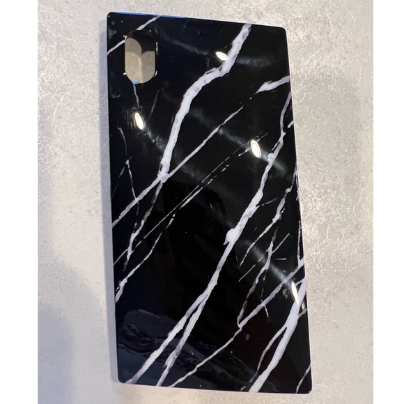 Flaunt iPhone XR Black Marble Square Case - Picture 1 of 3